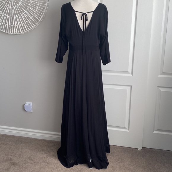 Torrid - Black Challis Hi-Lo Maxi Dress - Picture 3 of 10
